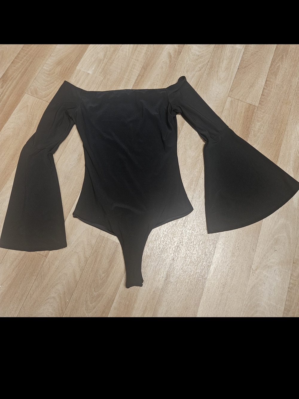 WindsorStyle: "For The Bell Of It" Off-the-shoulder knit bodysuit Size Small